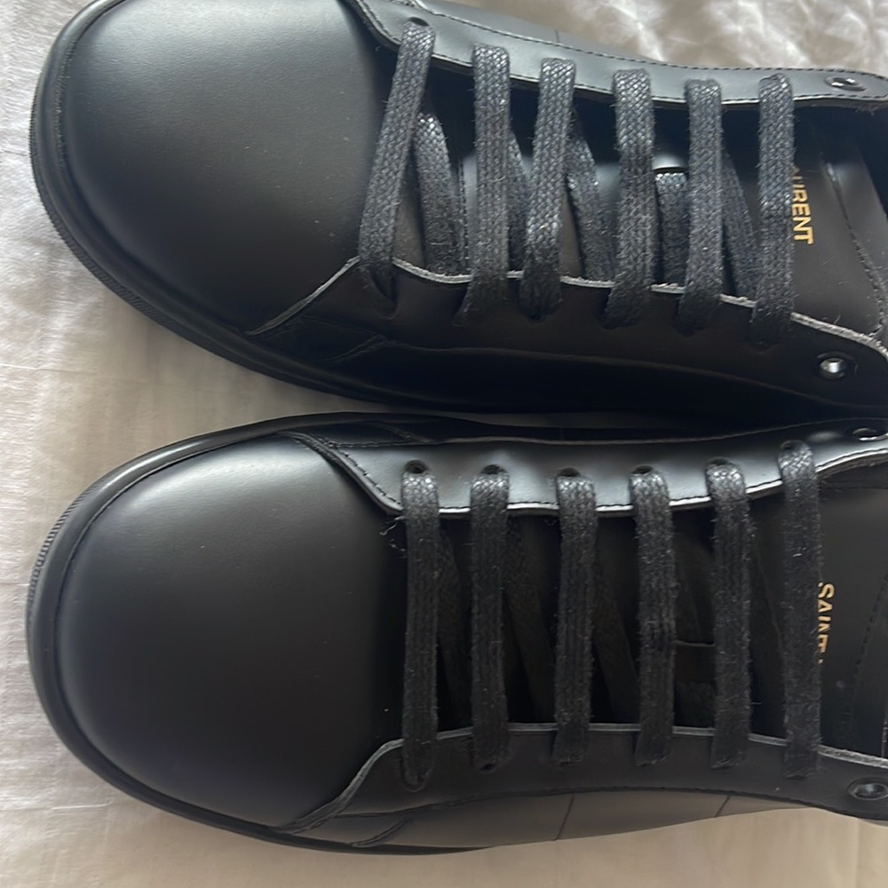 Brand new sat in my closet never worn - Picture 2 of 4